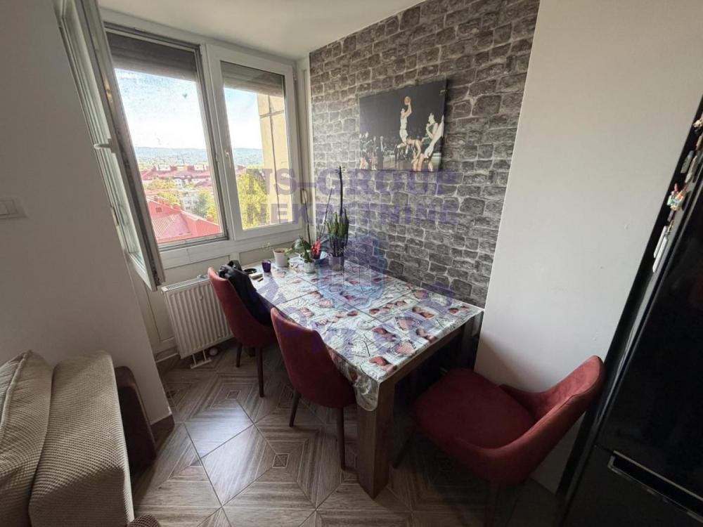 Slika 2 - Dvoiposoban, 68m2, Liman 4 Novi Sad, sa terasom