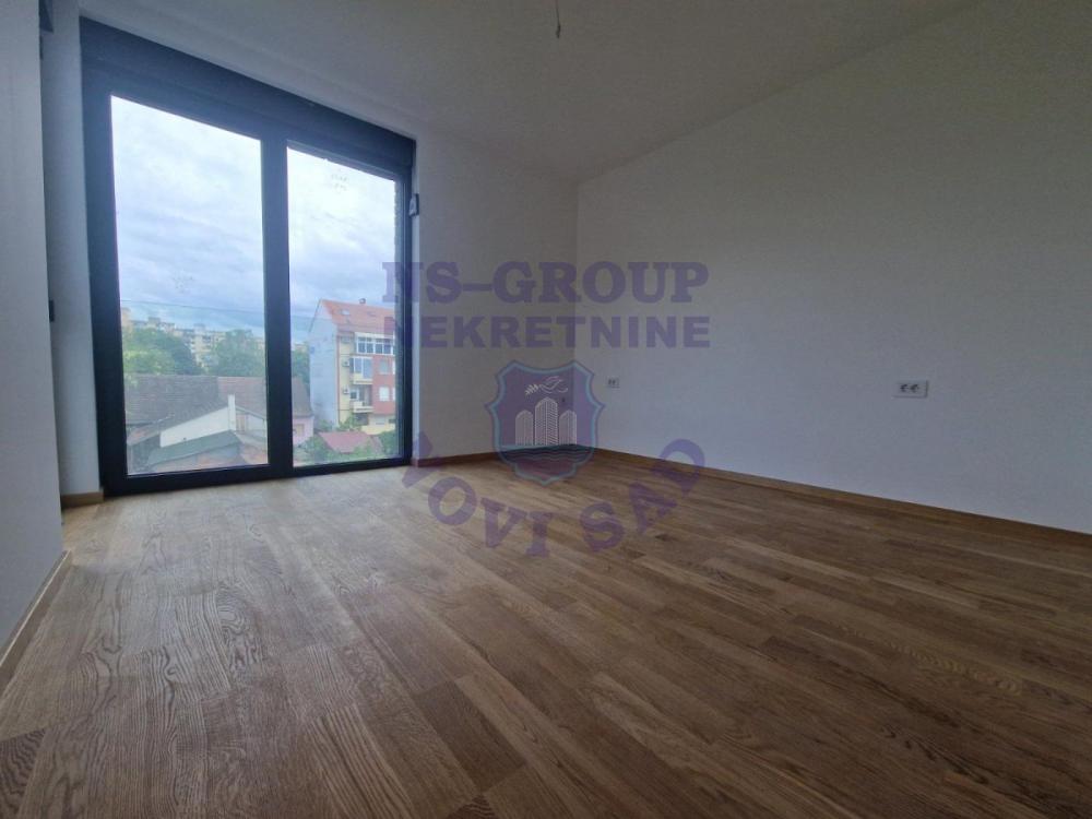 Slika 5 - Trosoban, 64m2, Grbavica Novi Sad, sa terasom