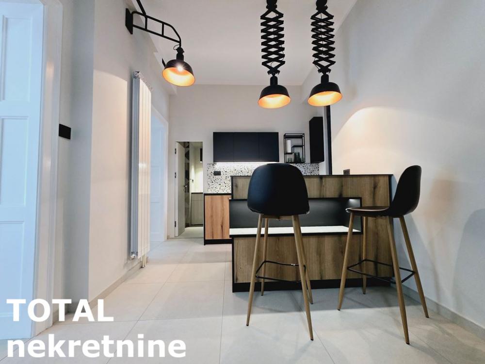 Slika 6 - Stan,NOVI SAD,CENTAR,kv: 100.00, € 345000, ID: 1099082