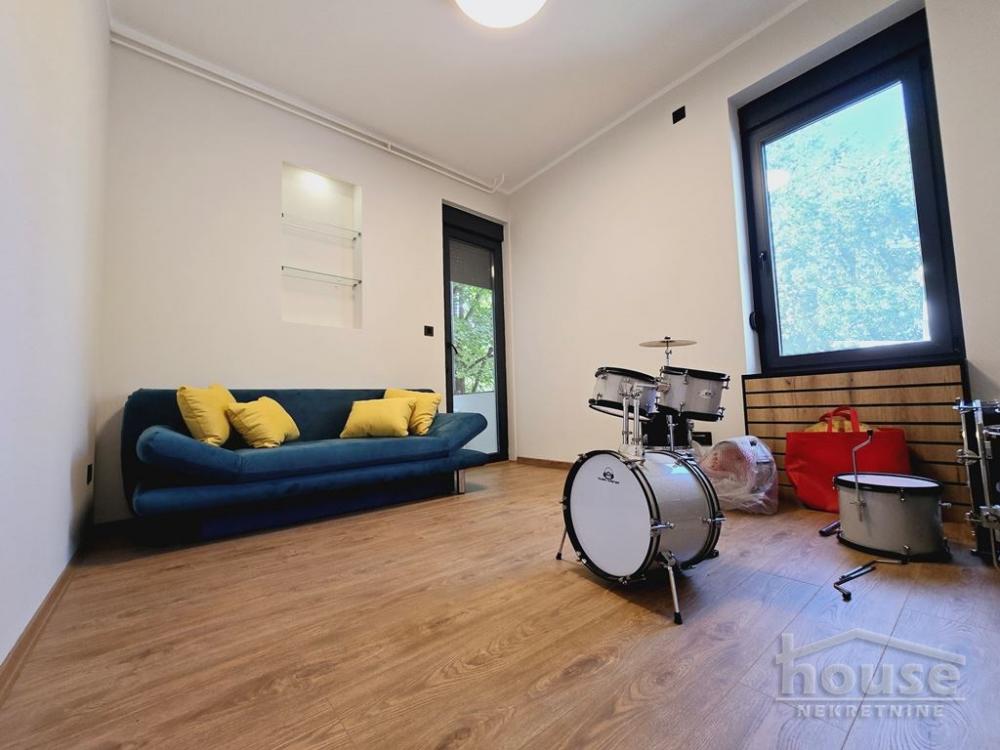Slika 11 - Stan,NOVI SAD,CENTAR,kv: 100.00, € 345000, ID: 1062232