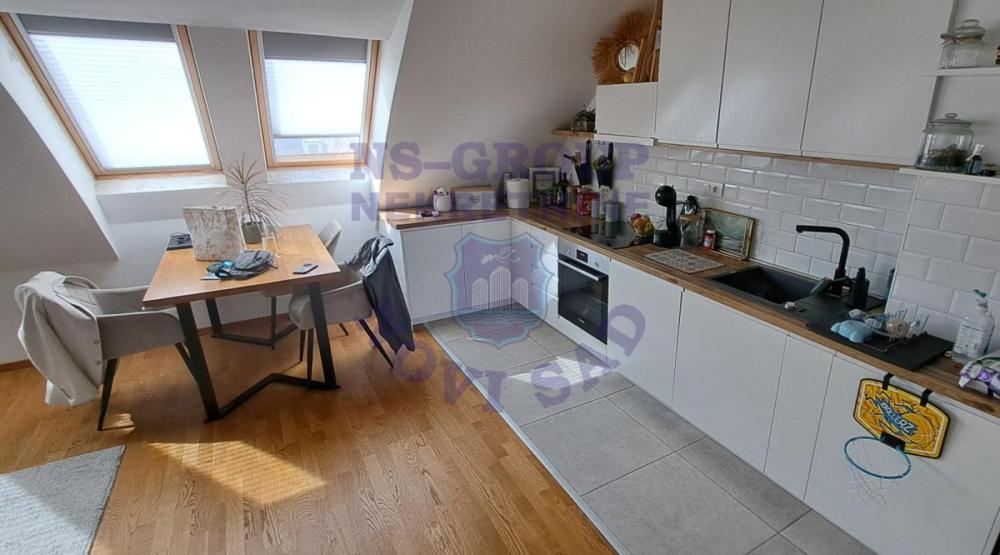 Slika 1 - Oldičan porodičan duplex na Petrovaradinu!