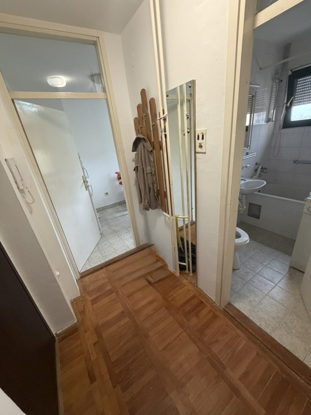 Slika 2 - ODLICNA PONUDA - JEDNOSOBAN - 32M2