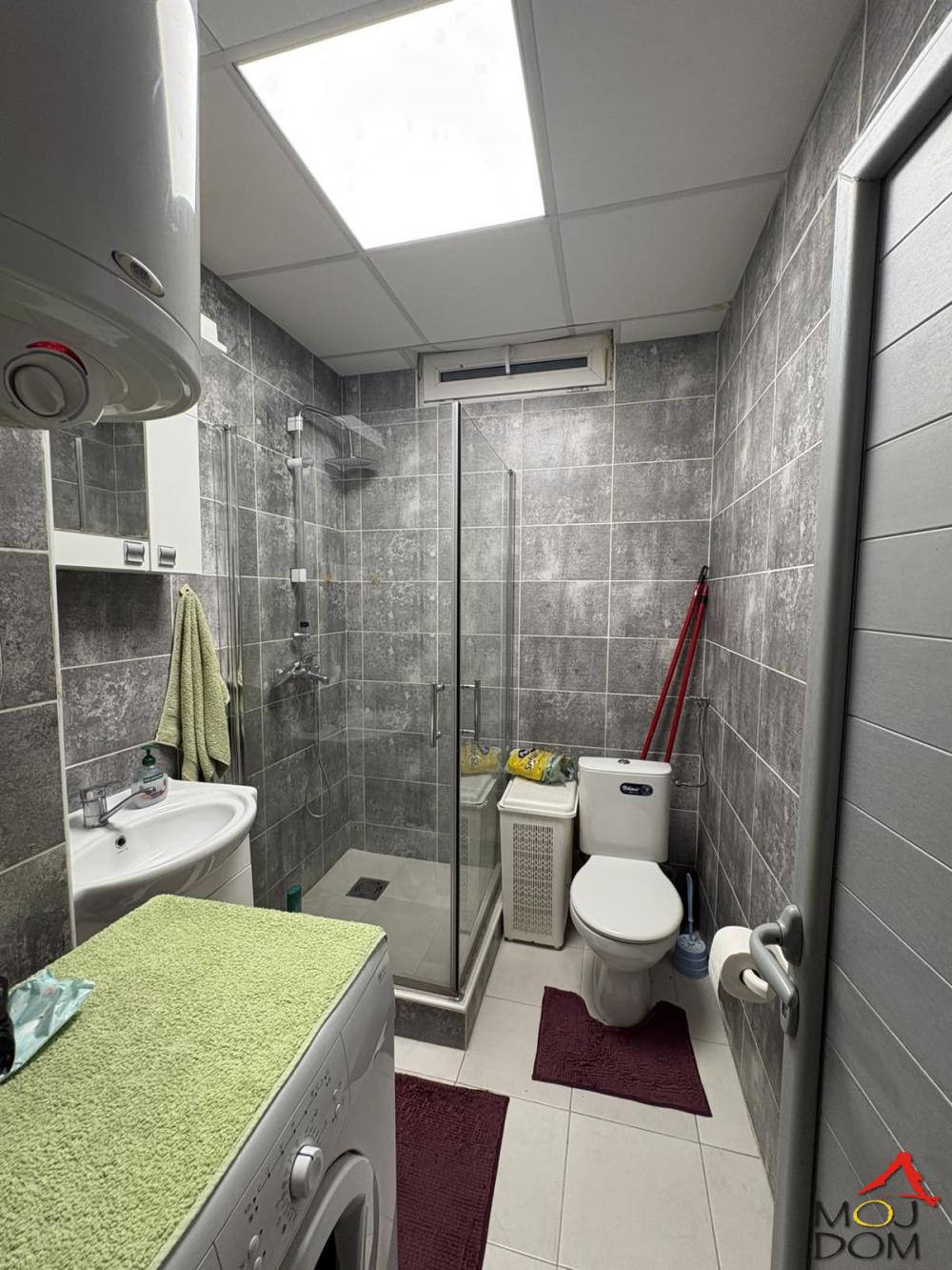 Slika 3 - Stan,NOVI SAD,CARA DUŠANA,kv: 36, € 123600, ID: 1032902
