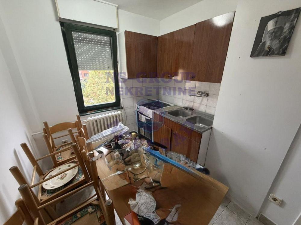 Glavna slika -Kvalitetan dvosoban stan na Novom naselju.