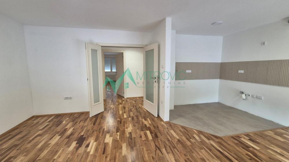 Slika 4 - Novi Sad, Banatić - Četvorosoban, kompletno renoviran stan 95m2 (šifra nekretnine: 1004805) 