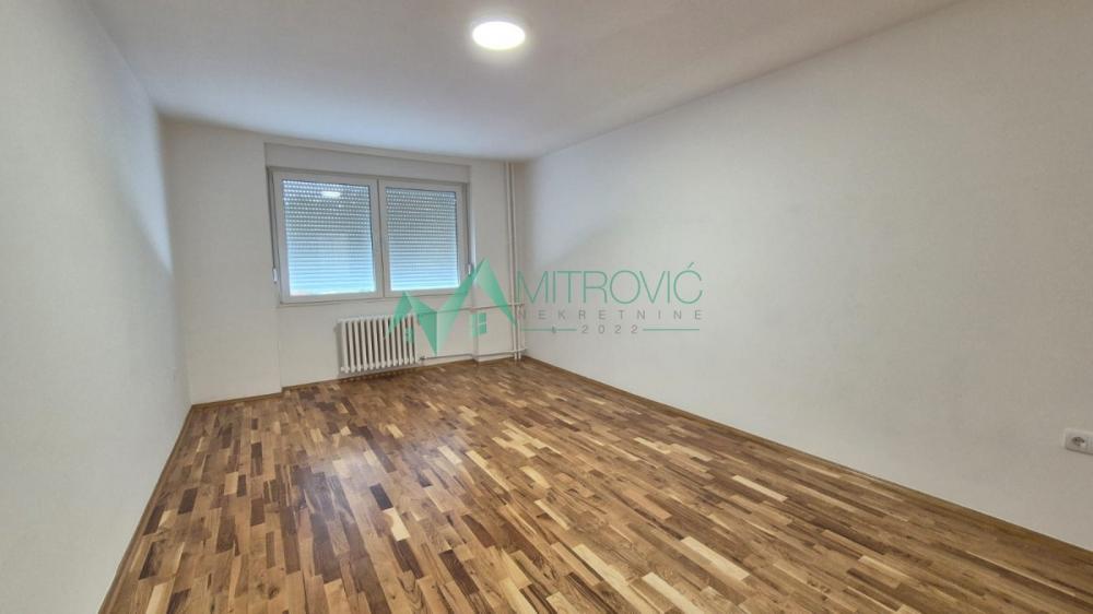 Slika 9 - Novi Sad, Banatić - Četvorosoban, kompletno renoviran stan 95m2 (šifra nekretnine: 1004805) 
