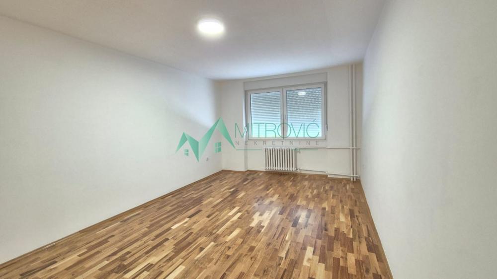 Slika 7 - Novi Sad, Banatić - Četvorosoban, kompletno renoviran stan 95m2 (šifra nekretnine: 1004805) 