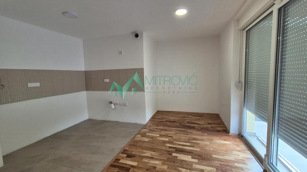 Slika 5 - Novi Sad, Banatić - Četvorosoban, kompletno renoviran stan 95m2 (šifra nekretnine: 1004805) 