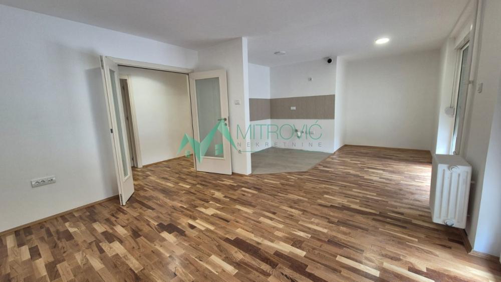 Slika 2 - Novi Sad, Banatić - Četvorosoban, kompletno renoviran stan 95m2 (šifra nekretnine: 1004805) 