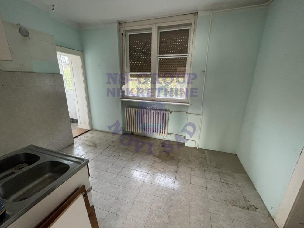 Slika 3 - Dvosoban, 74m2, Kej žrtava racije Novi Sad, sa terasom, ima lift