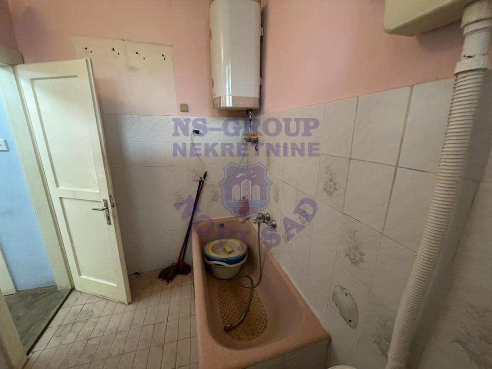 Slika 10 - Dvosoban, 74m2, Kej žrtava racije Novi Sad, sa terasom, ima lift
