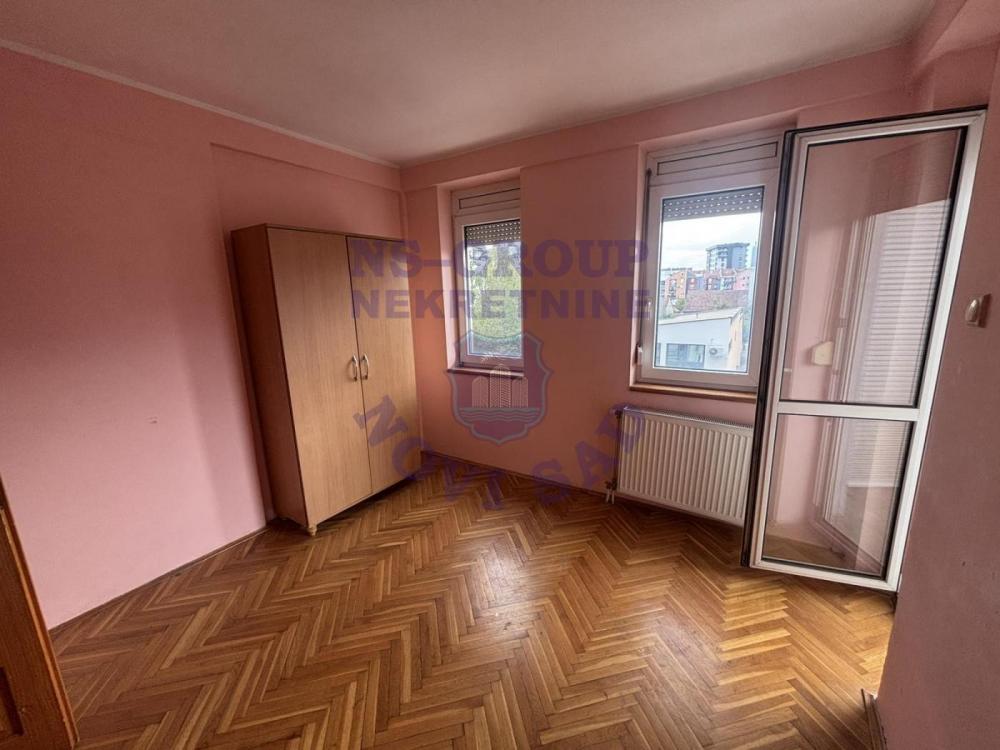 Slika 2 - Trosoban, 64m2, Nova Detelinara Novi Sad, sa terasom, ima lift