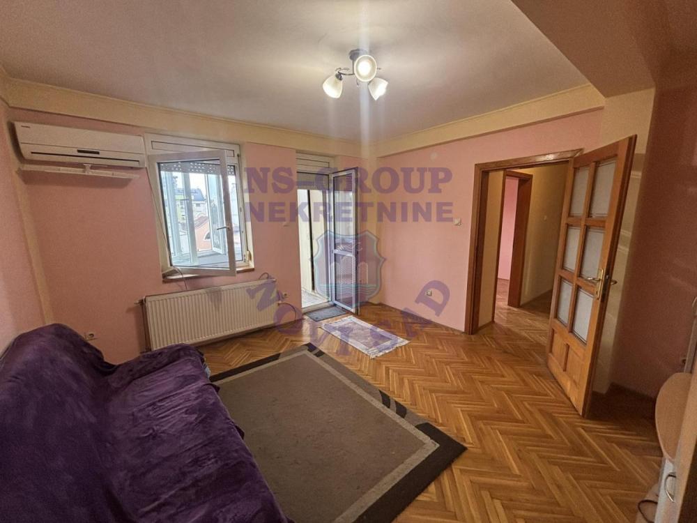 Slika 8 - Trosoban, 64m2, Nova Detelinara Novi Sad, sa terasom, ima lift