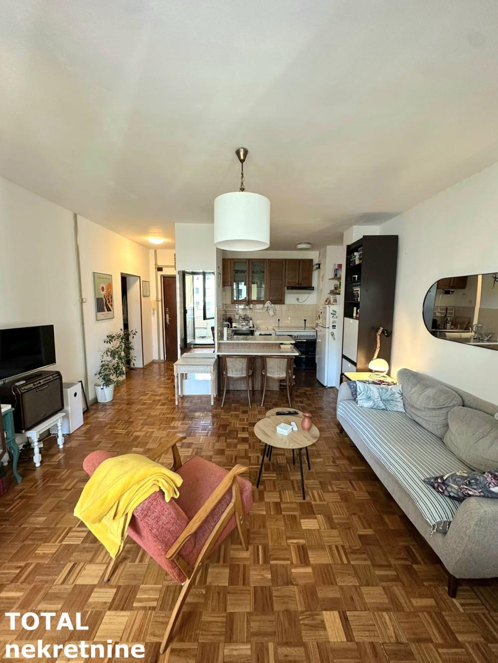 Slika 10 - Stan,NOVI SAD,SAJAM,kv: 51.00, € 153000, ID: 1103276