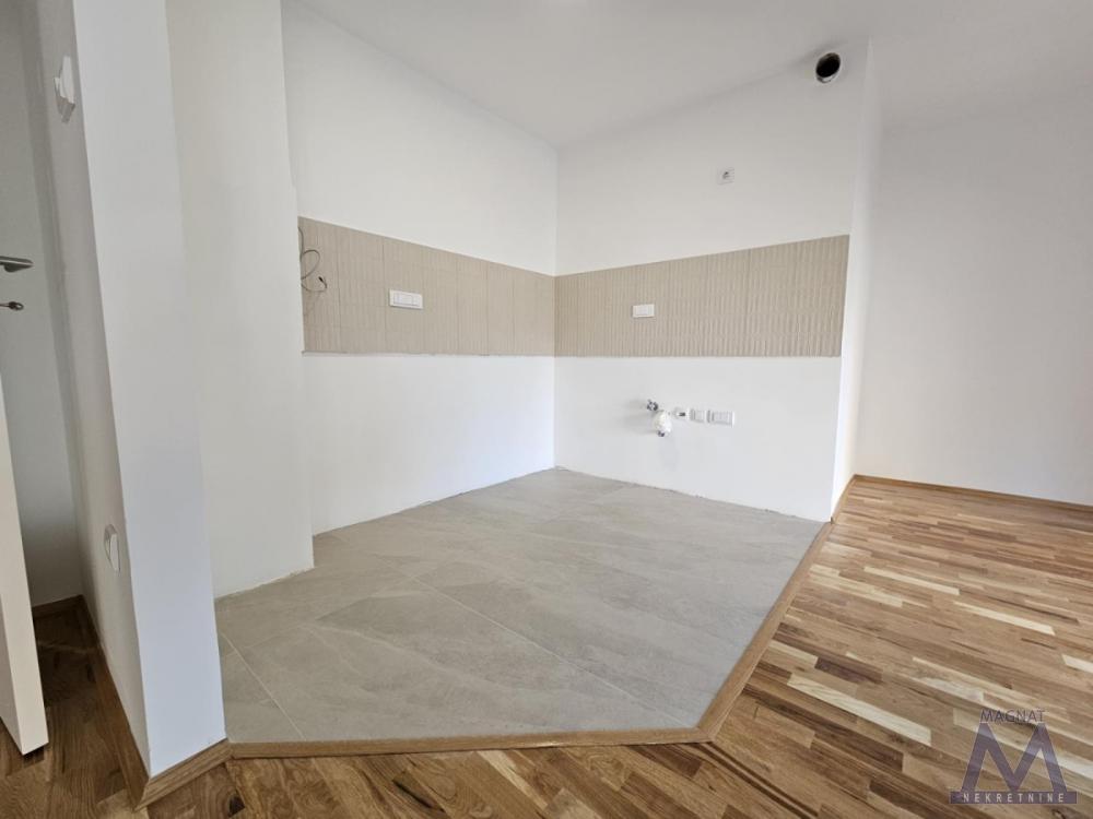 Slika 3 - Stan,NOVI SAD,ŽELEZNIČKA STANICA,kv: 99, € 277000, ID: 1019459