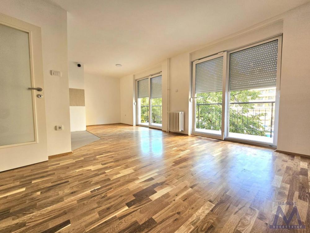 Slika 2 - Stan,NOVI SAD,ŽELEZNIČKA STANICA,kv: 99, € 277000, ID: 1019459
