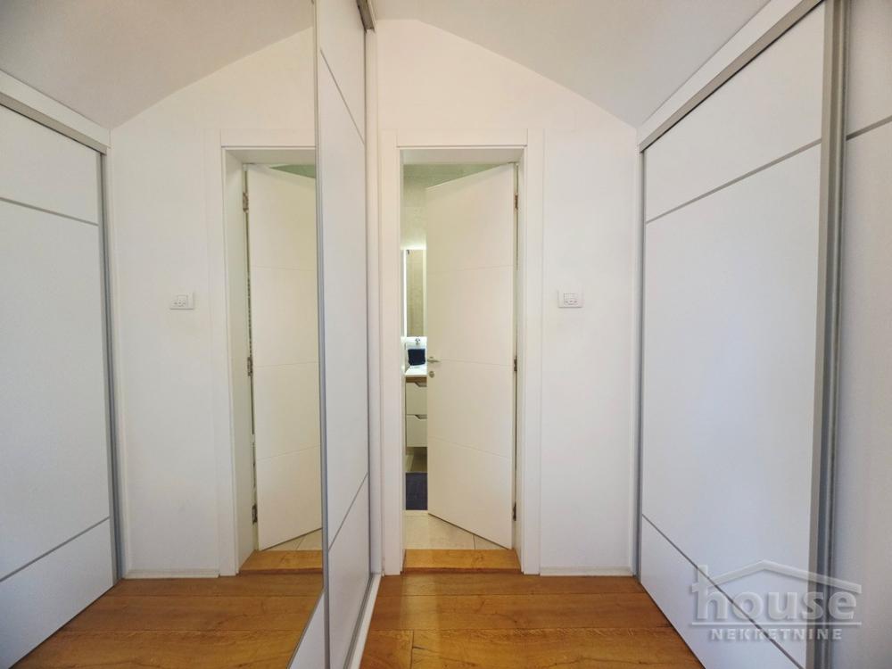 Slika 5 - Stan,NOVI SAD,CENTAR,kv: 117.00, € 375000, ID: 1066254