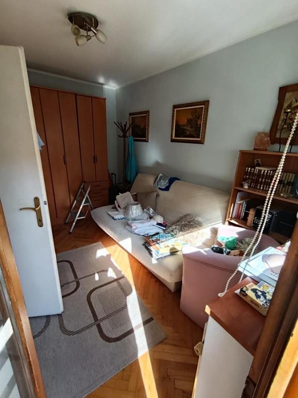 Slika 3 - Dvoiposoban 52m Novi Sad, Slovačka ulica II sprat uknjizen + parking