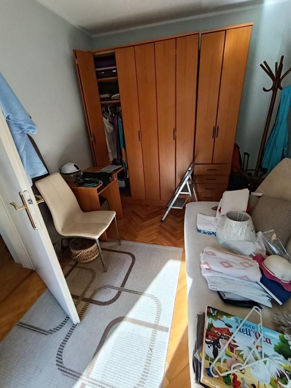 Slika 4 - Dvoiposoban 52m Novi Sad, Slovačka ulica II sprat uknjizen + parking