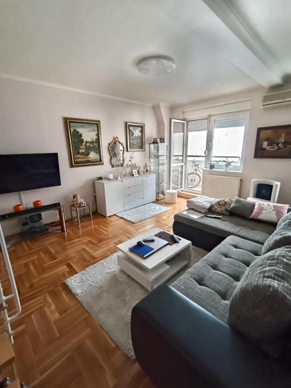 Slika 6 - Četvorosoban 85m Duplex Novi Sad Kraljevića Marka + garaza