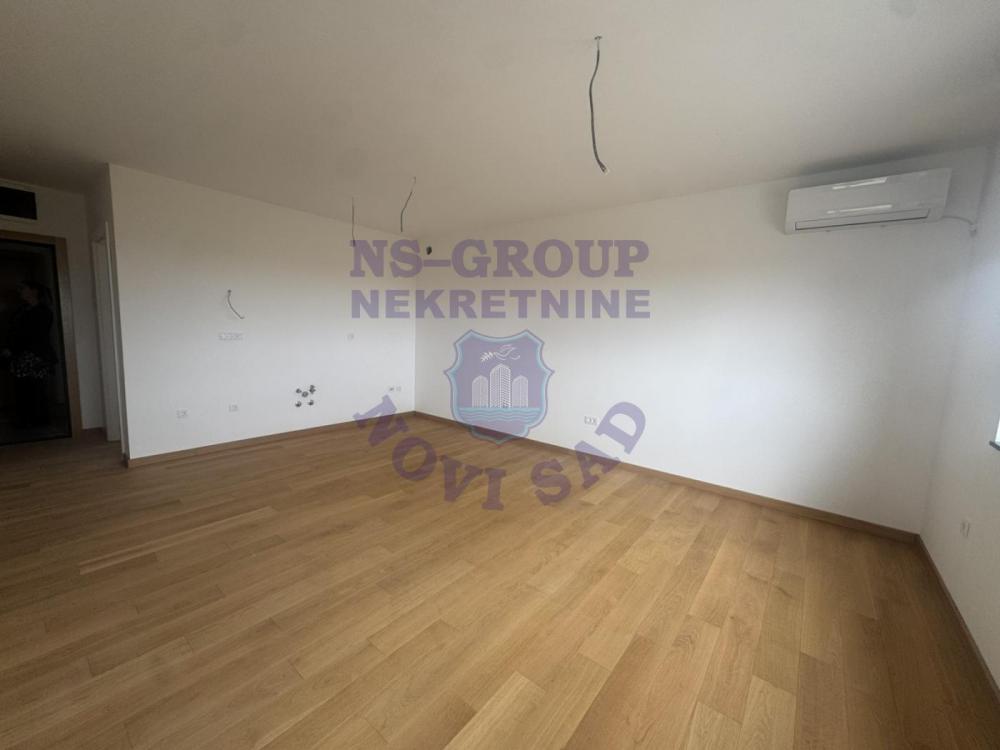 Slika 1 - Trosoban, 55m2, Mišeluk Novi Sad