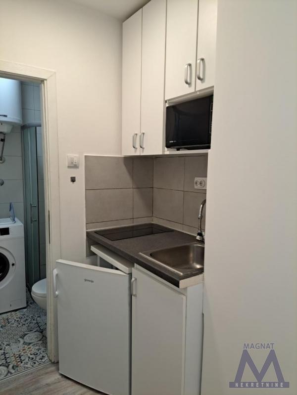 Slika 7 - Stan,NOVI SAD,SAJAM,kv: 20, € 75000, ID: 1019458
