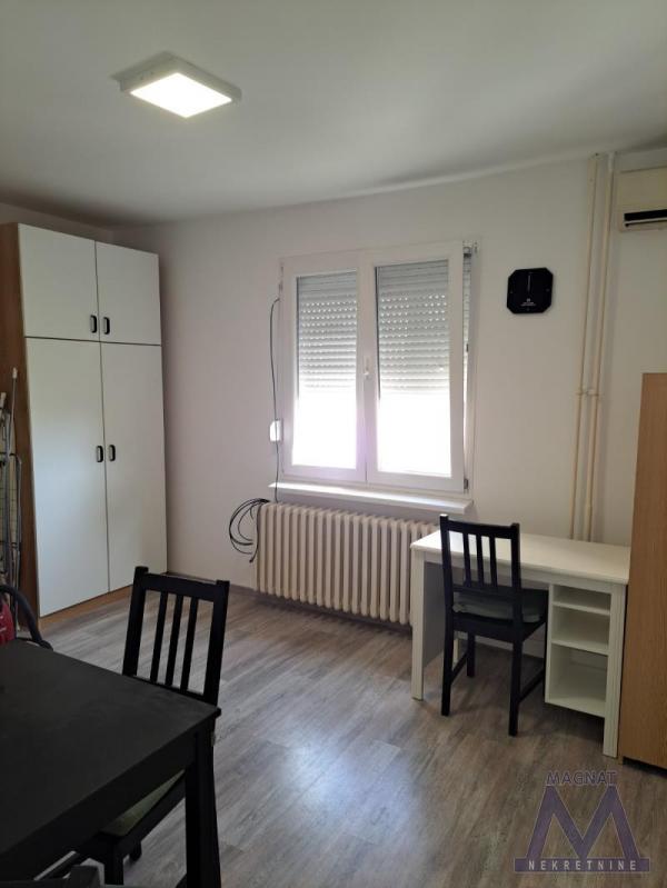 Slika 2 - Stan,NOVI SAD,SAJAM,kv: 20, € 75000, ID: 1019458