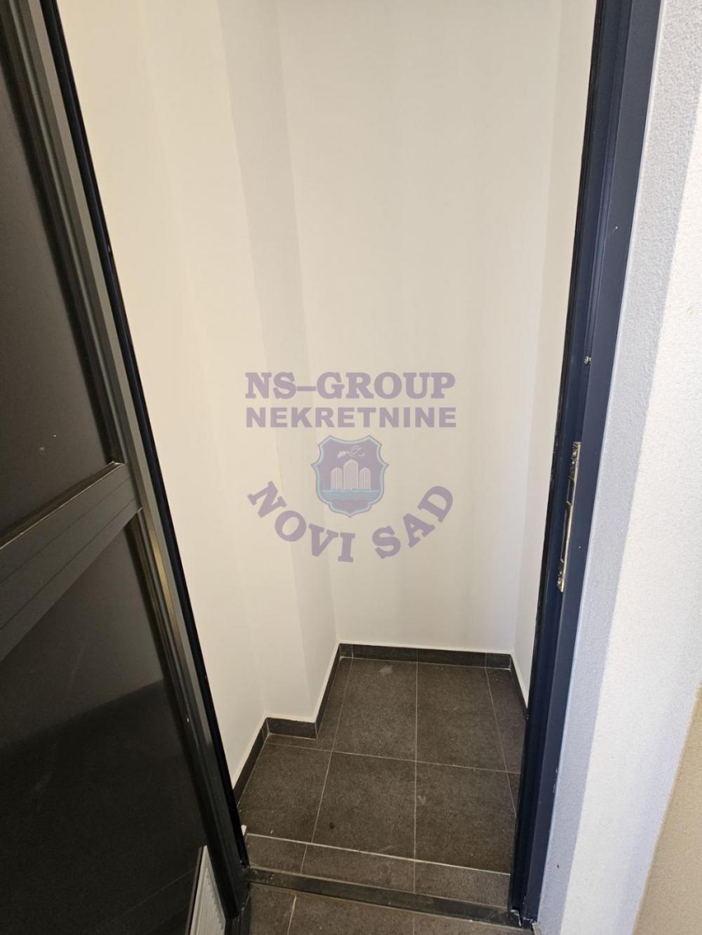 Slika 11 - Četvorosoban, 90m2, Podbara Novi Sad, sa terasom, ima lift