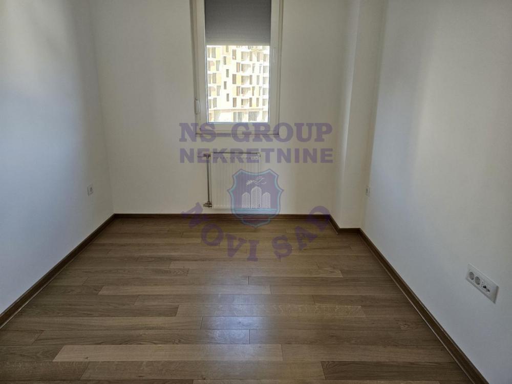 Slika 3 - Četvorosoban, 90m2, Podbara Novi Sad, sa terasom, ima lift