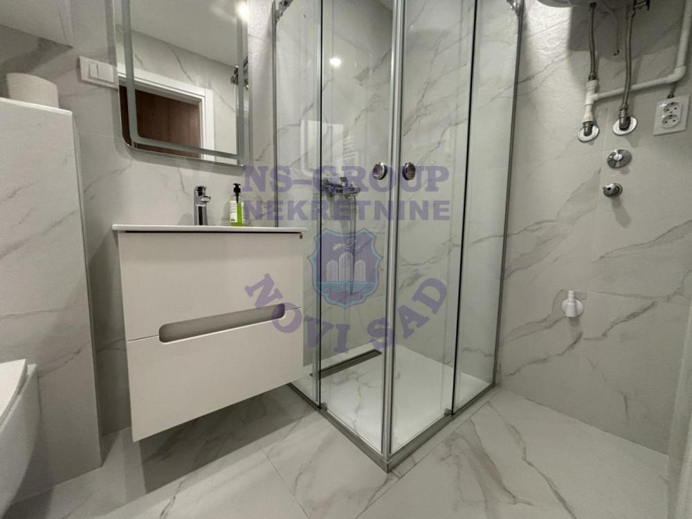 Slika 7 - Dvosoban, 46m2, Podbara Novi Sad, sa terasom, ima lift