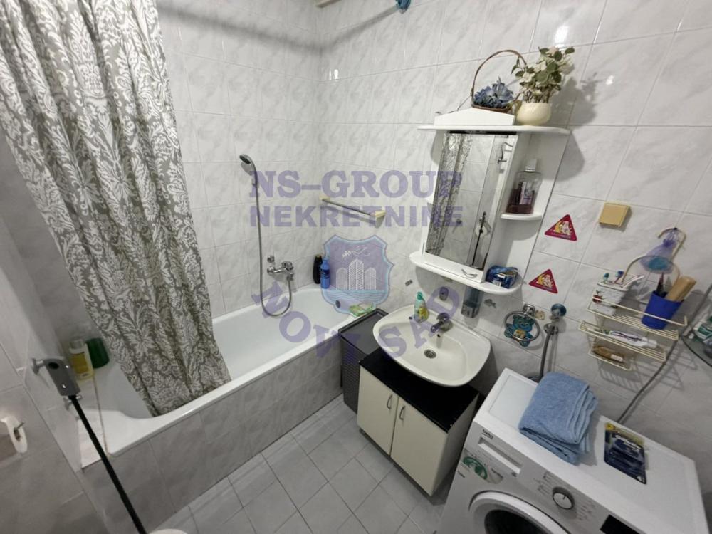 Slika 11 - Trosoban, 80m2, Novo naselje Novi Sad, sa terasom