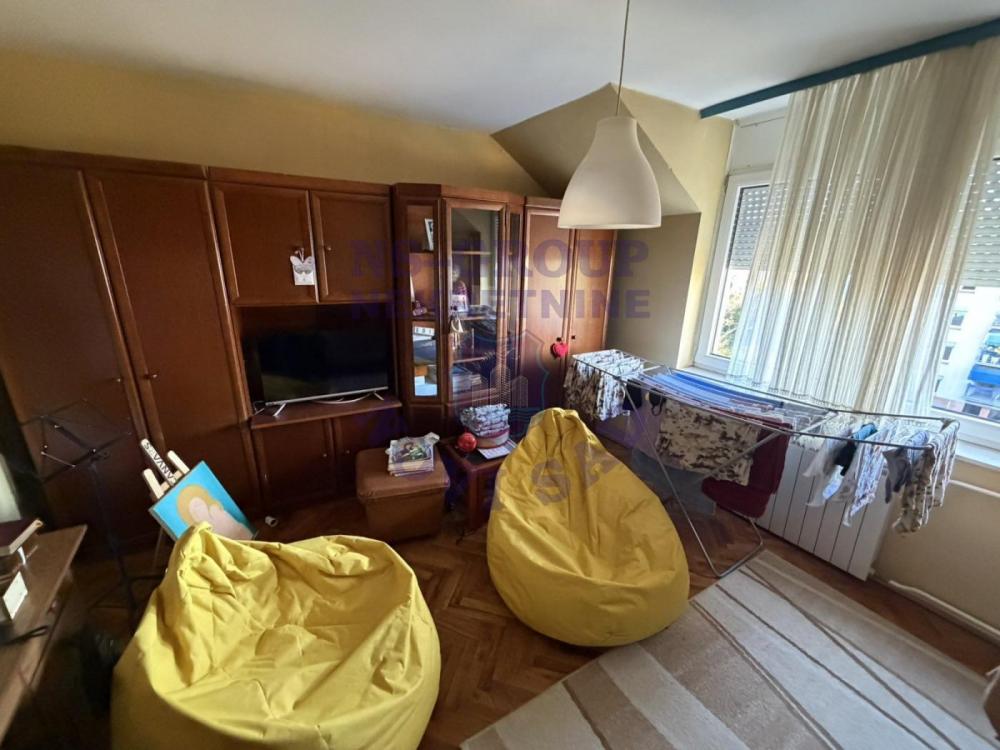 Slika 6 - Trosoban, 80m2, Novo naselje Novi Sad, sa terasom