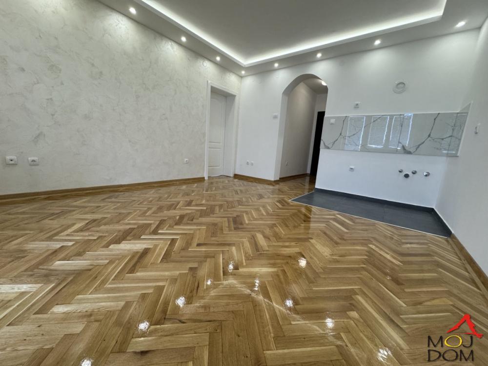 Slika 5 - Stan,NOVI SAD,SOCIJALNO,kv: 43, € 154500, ID: 1032942