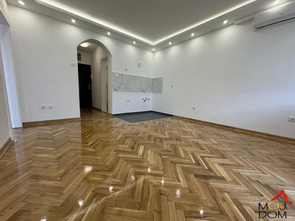 Slika 4 - Stan,NOVI SAD,SOCIJALNO,kv: 43, € 154500, ID: 1032942