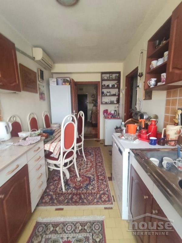 Slika 3 - Stan,NOVI SAD,BULEVAR,kv: 64.00, € 177000, ID: 1066417