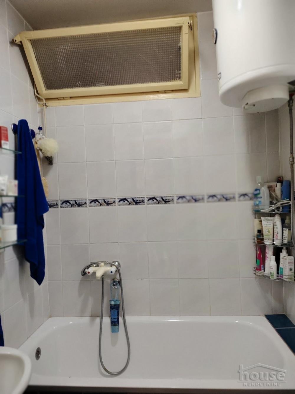 Slika 9 - Stan,NOVI SAD,BULEVAR,kv: 64.00, € 177000, ID: 1066417