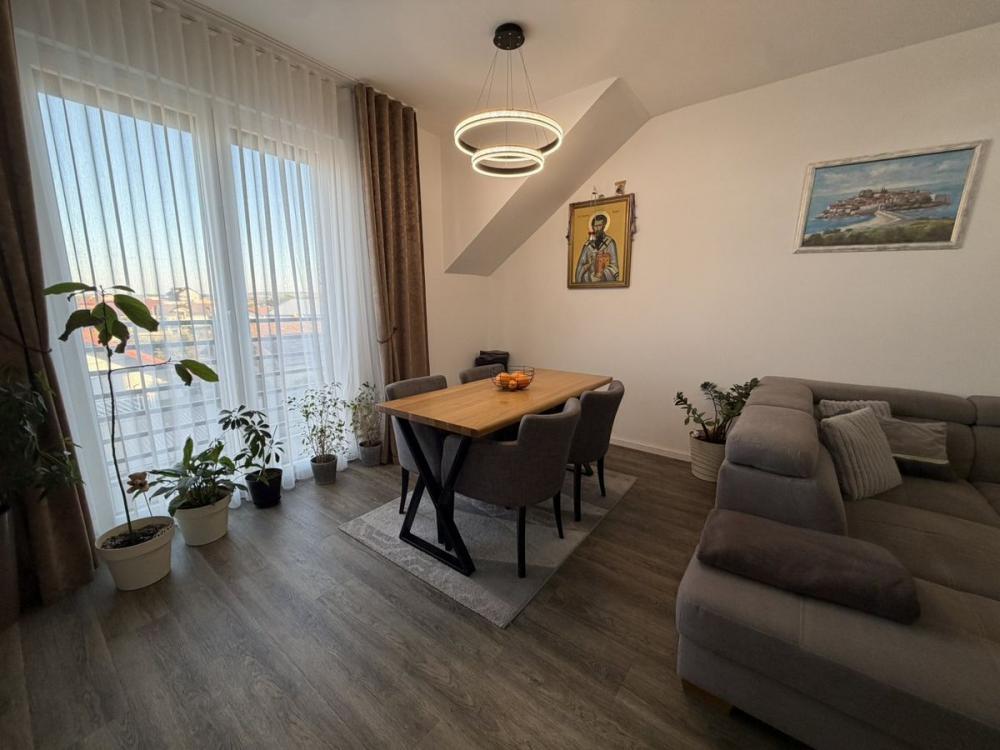Slika 2 - KOMPLETNO NAMEŠTEN - PARKING - 89M2