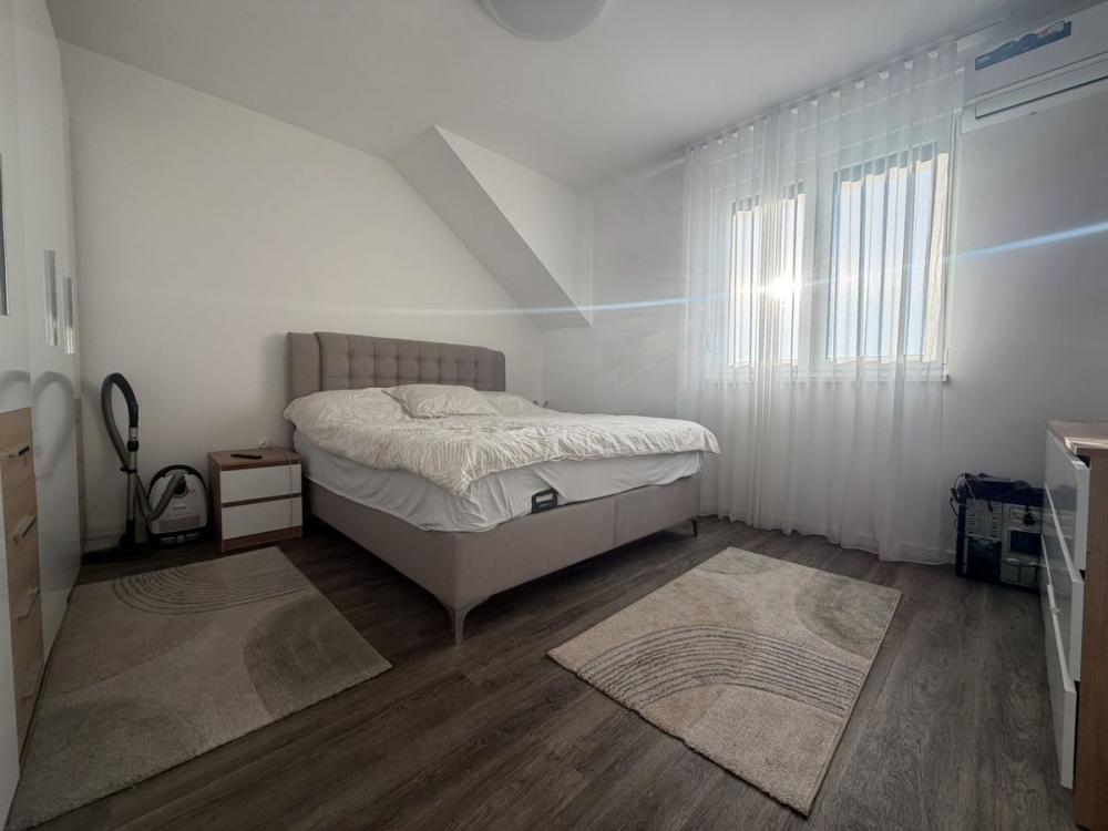 Slika 5 - KOMPLETNO NAMEŠTEN - PARKING - 89M2