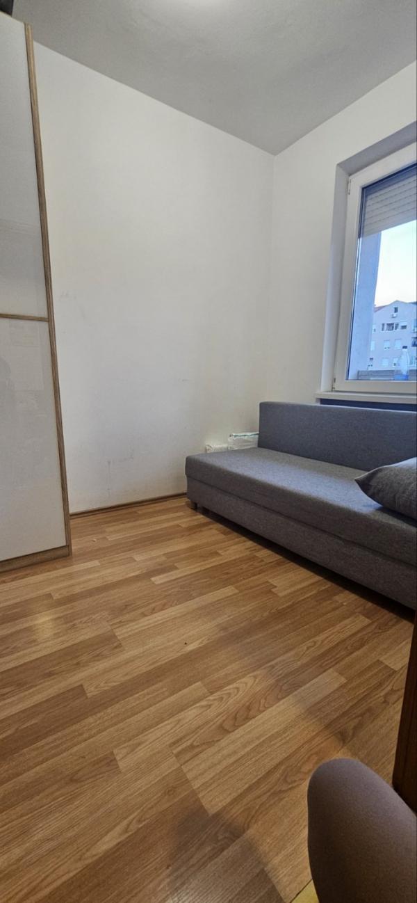 Slika 8 - Dvoiposoban, 44m2, Detelinara Novi Sad, sa terasom, ima lift