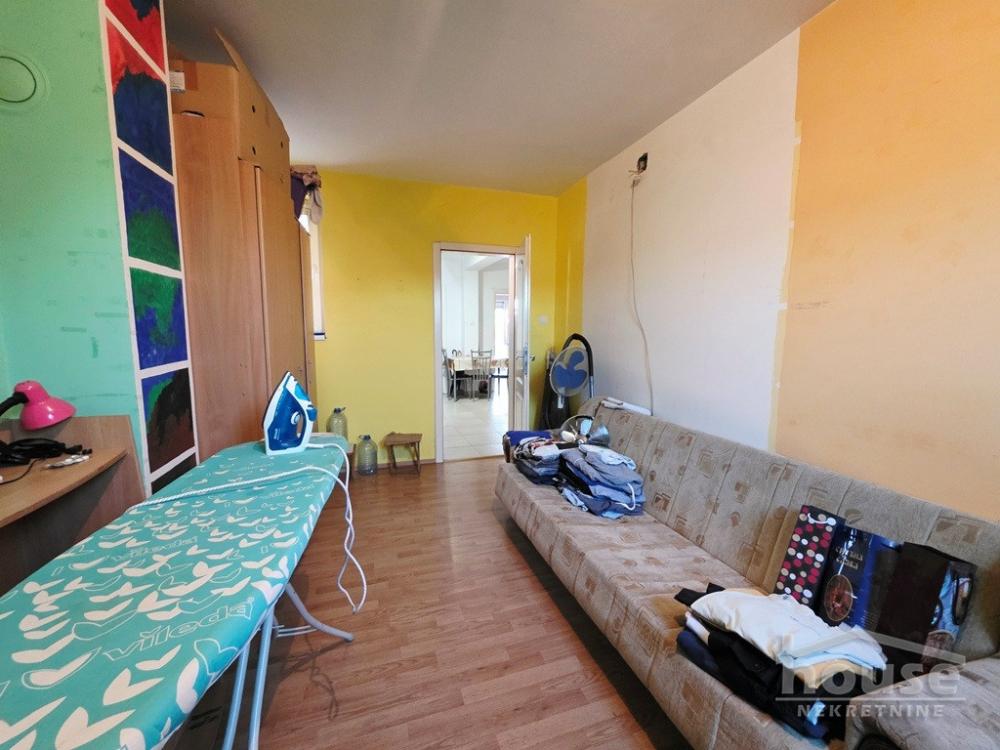 Slika 11 - Stan,NOVI SAD,PODBARA,kv: 147.00, € 220000, ID: 1066319