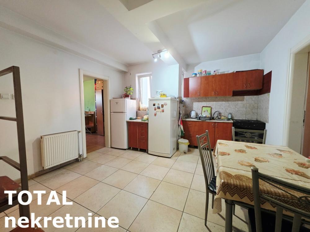 Slika 4 - Stan,NOVI SAD,PODBARA,kv: 147.00, € 220000, ID: 1103165