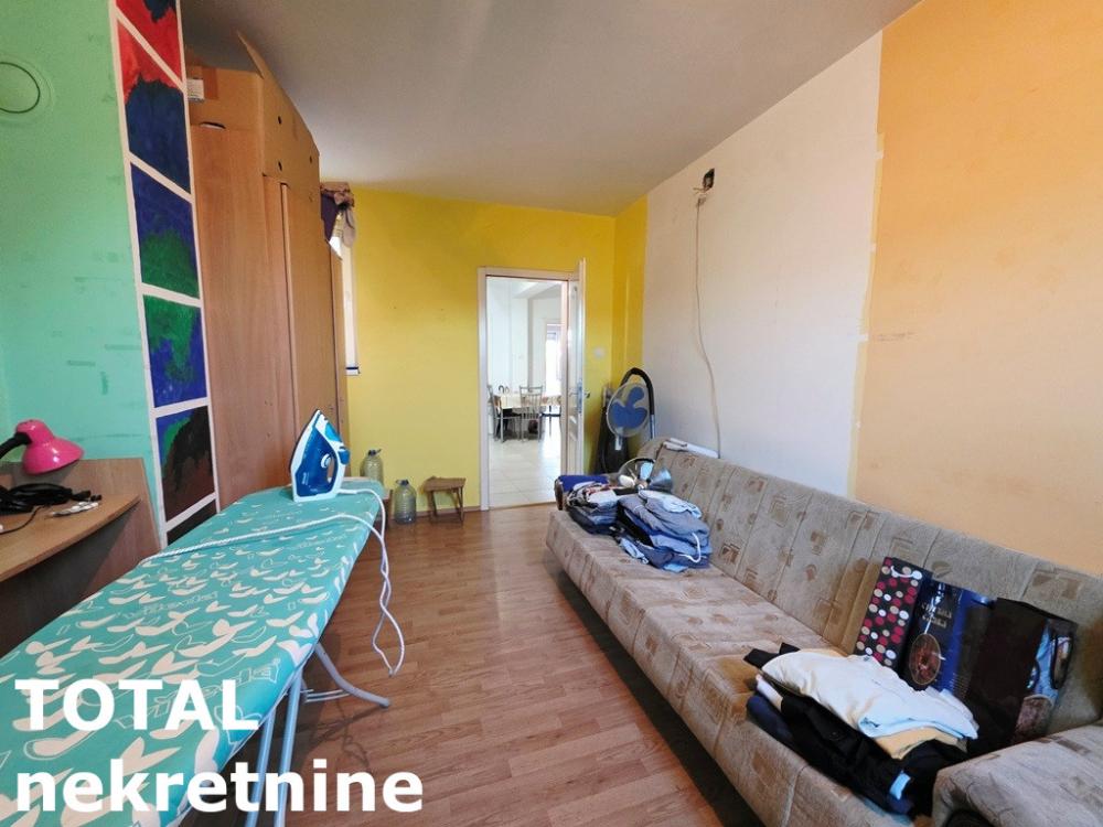 Slika 11 - Stan,NOVI SAD,PODBARA,kv: 147.00, € 220000, ID: 1103165