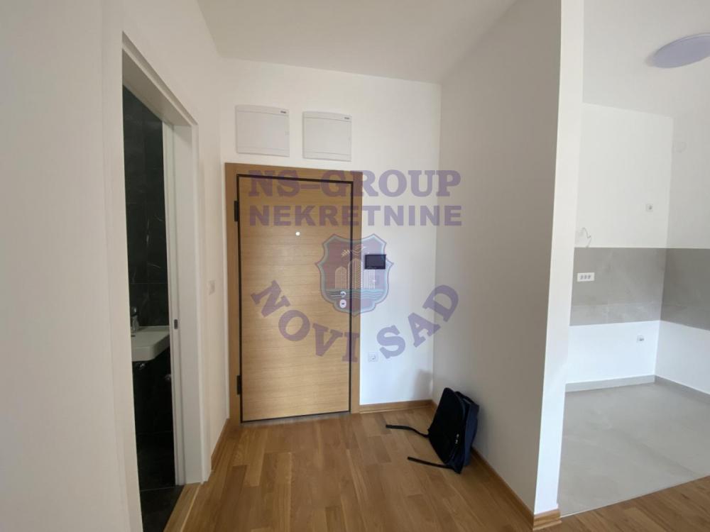 Slika 5 - Dvosoban, 44m2, Telep Novi Sad, sa terasom, ima lift