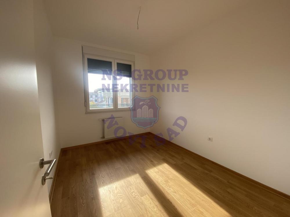 Slika 6 - Dvosoban, 44m2, Telep Novi Sad, sa terasom, ima lift