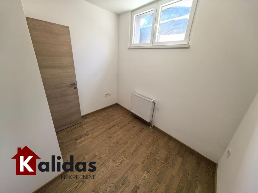 Slika 7 - Stan,NOVI SAD,GRBAVICA,kv: 44, € 87550, ID: 1009064