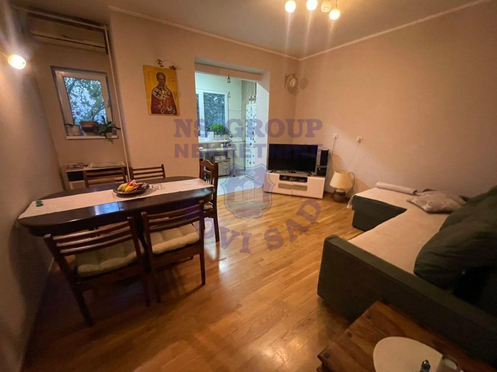 Glavna slika -Troiposoban, 75m2, Adamovićevo naselje Novi Sad, sa terasom