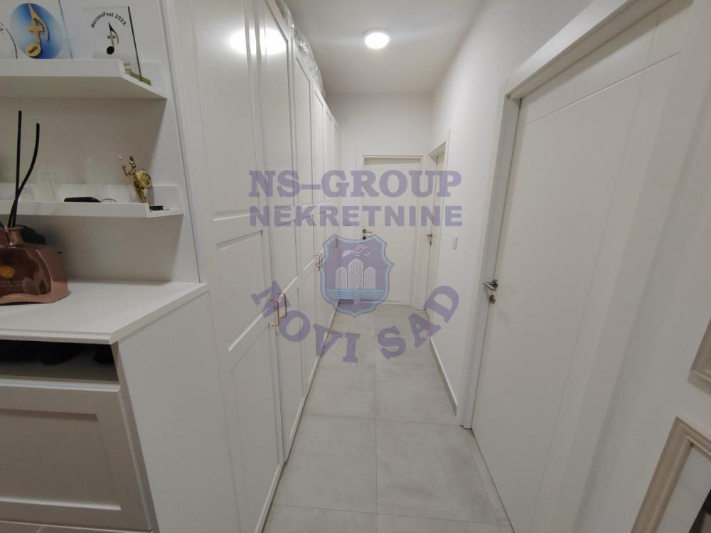 Slika 10 - Prodaja stana, 57m2, Bulevar patrijarha Pavla (Somborski bulevar) Novi Sad, sa terasom, ima lift