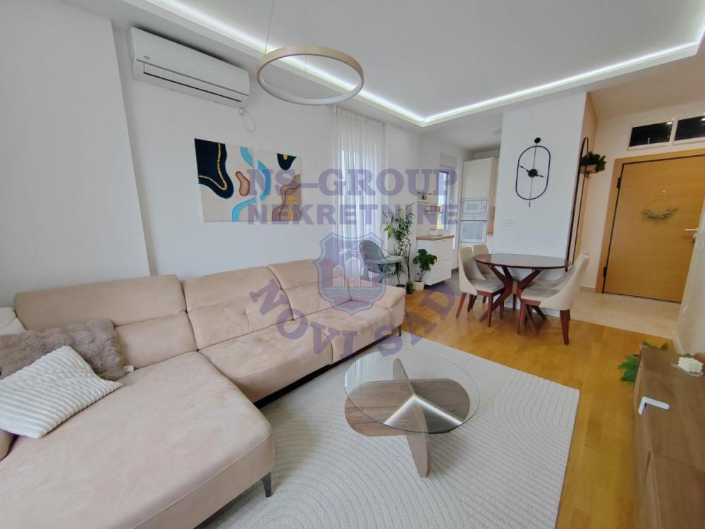 Slika 1 - Prodaja stana, 57m2, Bulevar patrijarha Pavla (Somborski bulevar) Novi Sad, sa terasom, ima lift