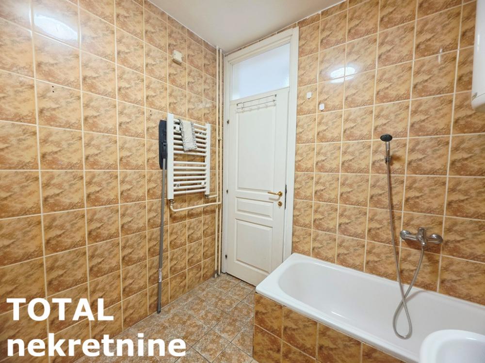Slika 5 - Stan,NOVI SAD,BULEVAR,kv: 35.00, € 120000, ID: 1103328