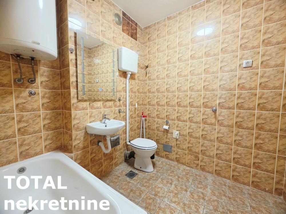 Slika 6 - Stan,NOVI SAD,BULEVAR,kv: 35.00, € 120000, ID: 1103328